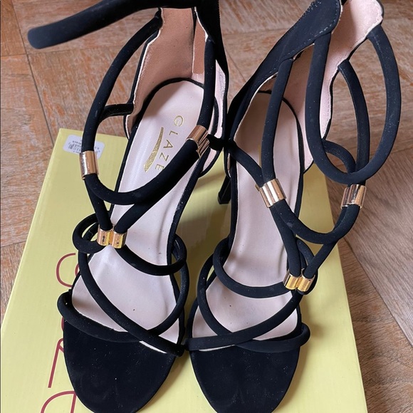 Heels - Picture 2 of 5